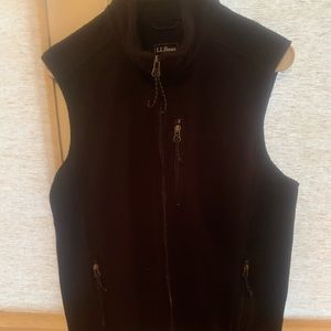 Male black vest, LL Bean brand, like new condition